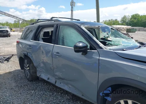 2022 Nissan Pathfinder Platinum 2Wd z USA, uszkodzony, nr VIN 5N1DR3DH2NC221481